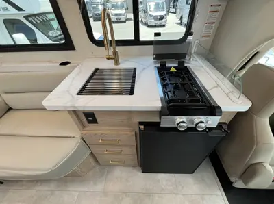2027 Thor Motor Coach Chateau photo 14