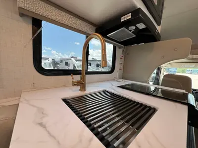 2027 Thor Motor Coach Chateau photo 12