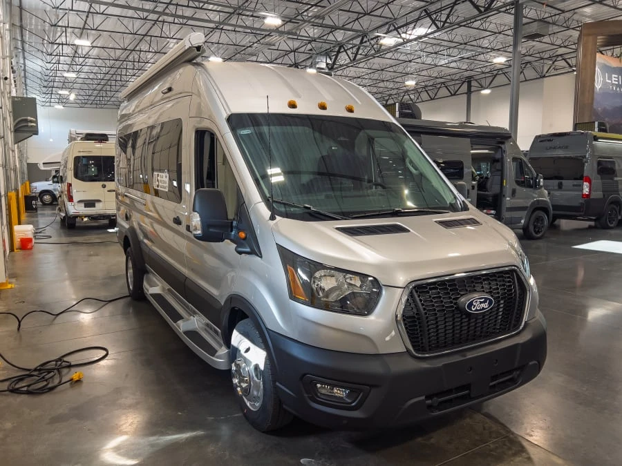 2027 Pleasure Way Ontour exterior