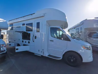 2027 Grand Design Lineage Series M photo 18