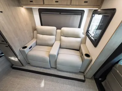 2027 Grand Design Lineage Series M photo 8