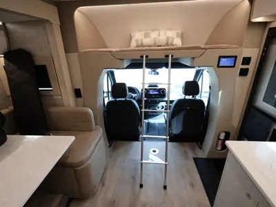 2027 Tiffin Motorhomes Wayfarer photo 5