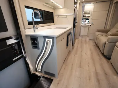 2027 Tiffin Motorhomes Wayfarer photo 7