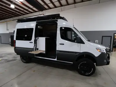 2027 Storyteller Overland Beast Mode photo 20