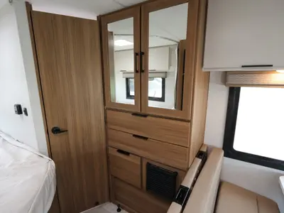 2027 Thor Motor Coach Chateau photo 18