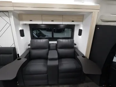 2027 Jayco Melbourne Prestige photo 16