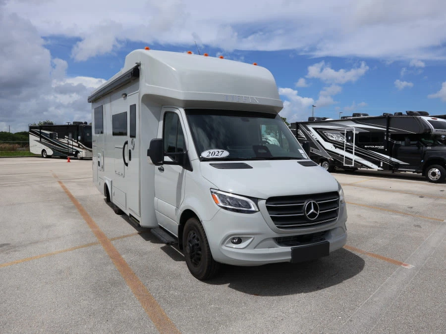 2027 Tiffin Motorhomes Wayfarer exterior