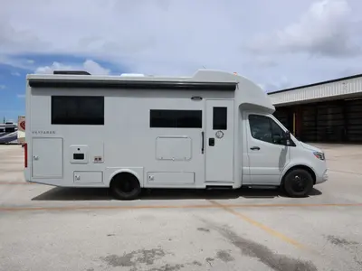 2027 Tiffin Motorhomes Wayfarer photo 21