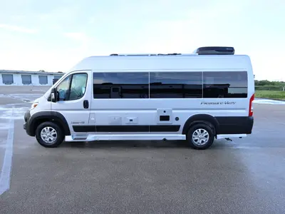 2027 Pleasure Way Lexor photo 21