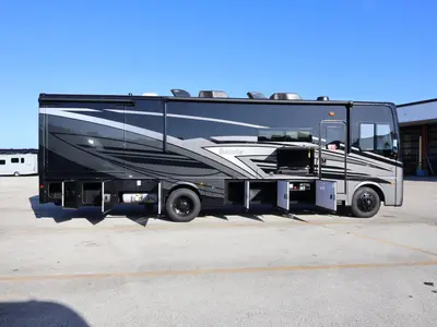 2027 Fleetwood Bounder photo 25