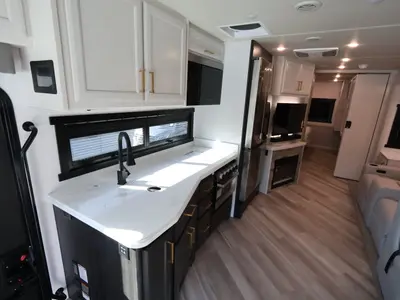 2027 Fleetwood Bounder photo 6