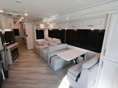 2027 Fleetwood Bounder photo 17