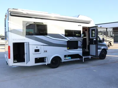 2027 Tiffin Motorhomes Wayfarer photo 24