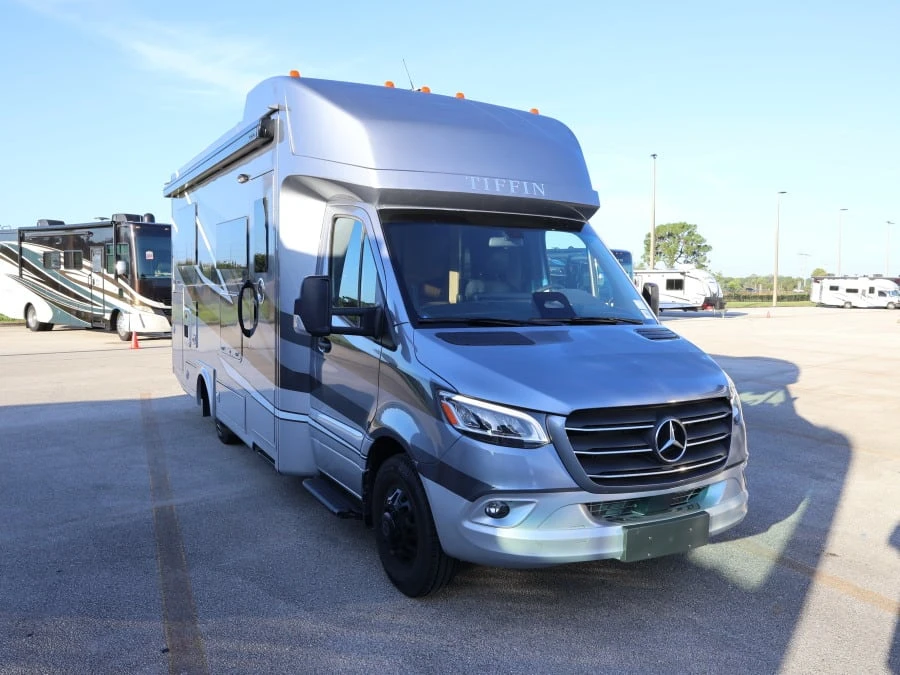 2027 Tiffin Motorhomes Wayfarer exterior