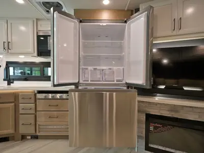 2027 Fleetwood Bounder photo 14