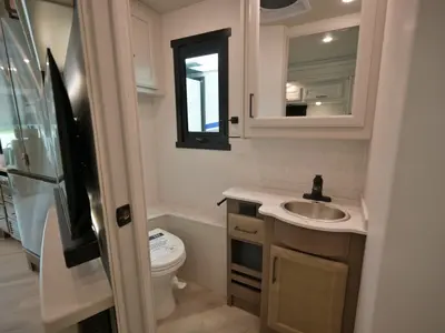 2027 Fleetwood Bounder photo 18