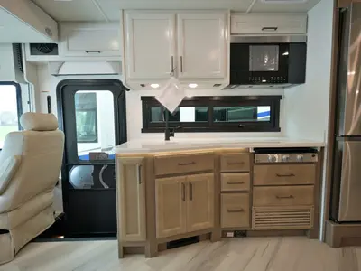2027 Fleetwood Bounder photo 8