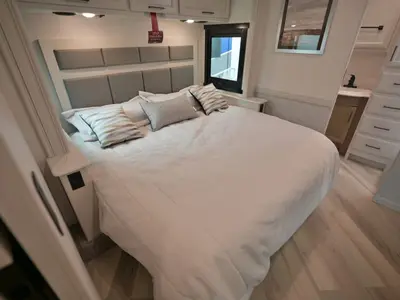 2027 Fleetwood Bounder photo 27