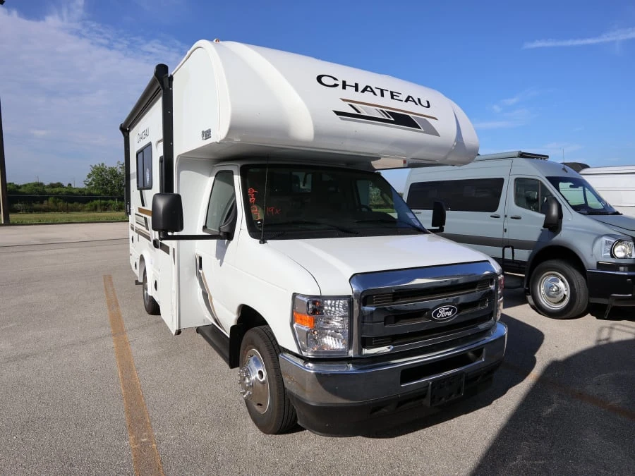 2027 Thor Motor Coach Chateau exterior