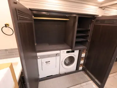 2027 Fleetwood Discovery LXE photo 30