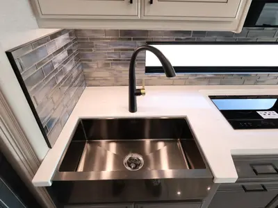 2027 Fleetwood Discovery LXE photo 13