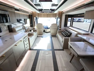 2027 Tiffin Motorhomes Zephyr photo 3