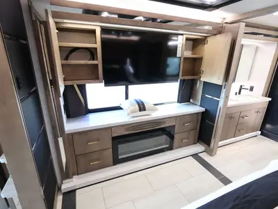 2027 Tiffin Motorhomes Zephyr photo 25