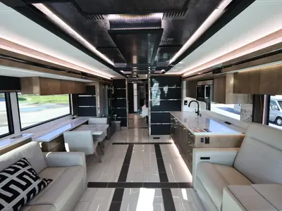 2027 Tiffin Motorhomes Zephyr photo 4