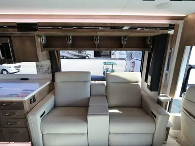 2027 Tiffin Motorhomes Zephyr photo 7