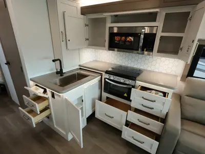 2027 Jayco Precept photo 13