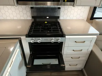 2027 Jayco Precept photo 10