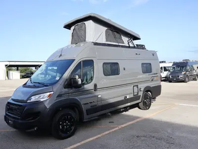 2027 Winnebago Solis photo 27