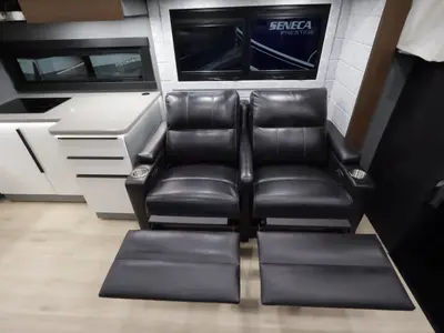 2027 Entegra Coach Accolade XT photo 8
