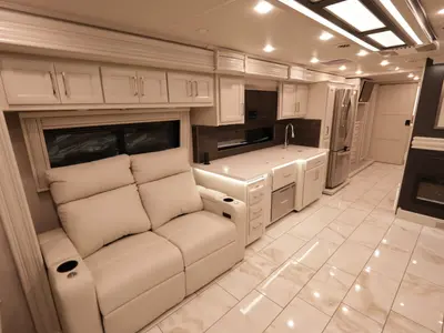 2027 Fleetwood Discovery photo 7