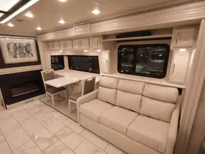 2027 Fleetwood Discovery photo 19