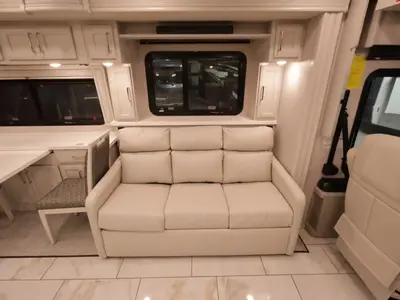 2027 Fleetwood Discovery photo 20