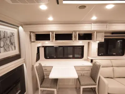 2027 Fleetwood Discovery photo 23