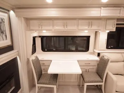 2027 Fleetwood Discovery photo 22
