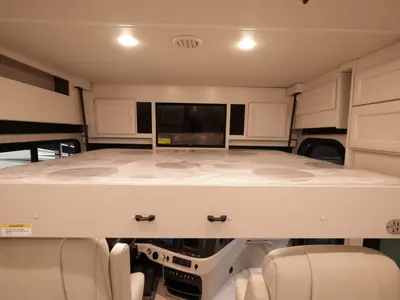 2027 Fleetwood Discovery photo 5