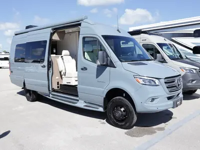 2027 Entegra Coach Insignia photo 20