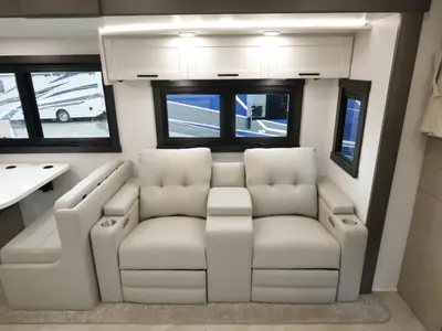 2027 Jayco Seneca photo 19