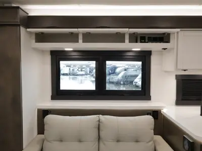 2027 Jayco Seneca photo 9