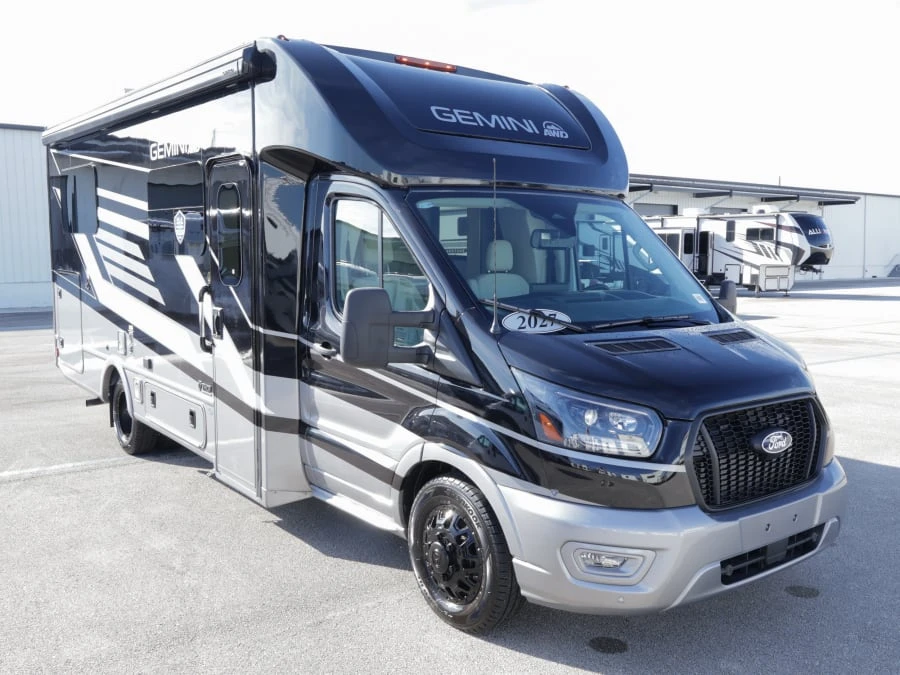 2027 Thor Motor Coach Gemini exterior