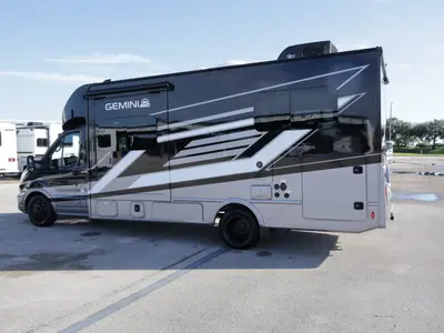2027 Thor Motor Coach Gemini photo 28