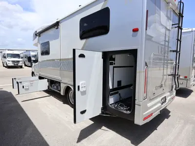 2027 Winnebago View photo 25