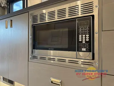 2027 Winnebago Navion photo 27