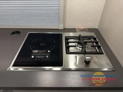 2027 Winnebago Navion photo 28