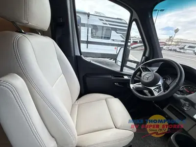 2027 Winnebago Navion photo 18