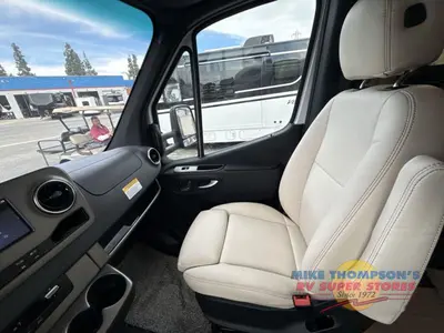 2027 Winnebago Navion photo 19