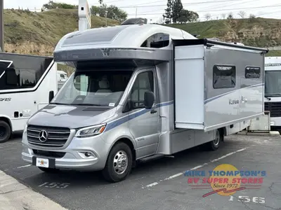2027 Winnebago Navion photo 4